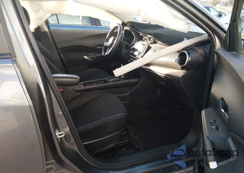 2021 Nissan Kicks Sv Xtronic Cvt z USA, uszkodzony, nr VIN 3N1CP5CV9ML479303